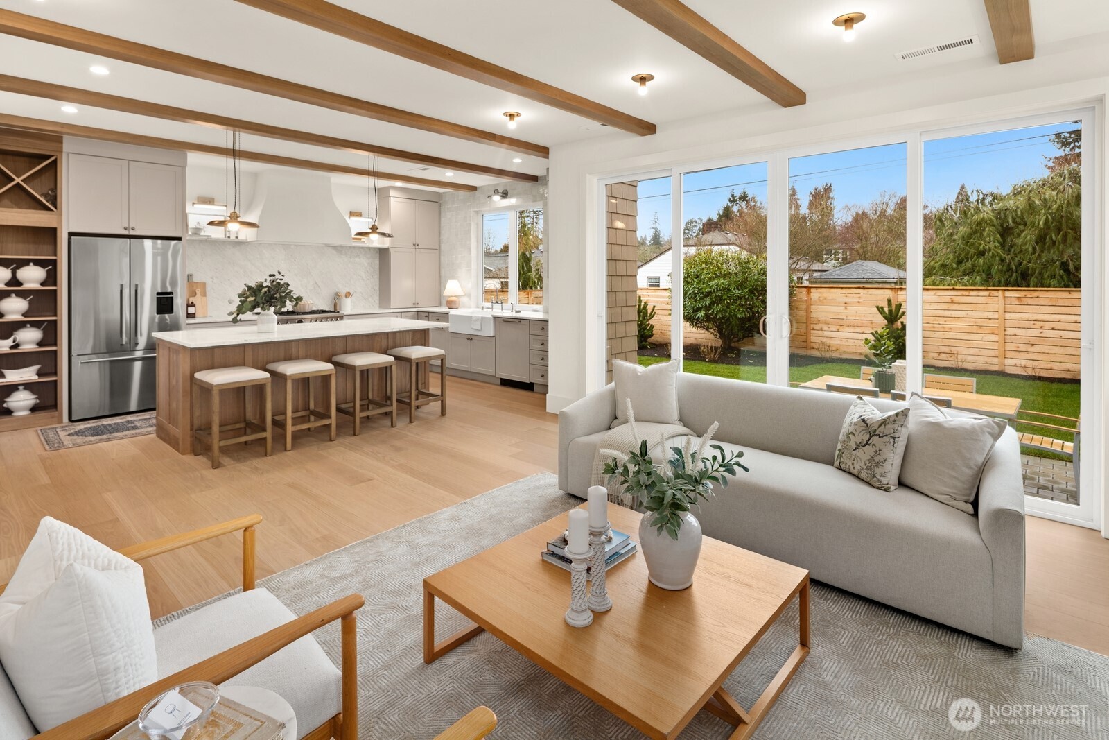 8221 22nd Avenue NE, Seattle, WA 98115