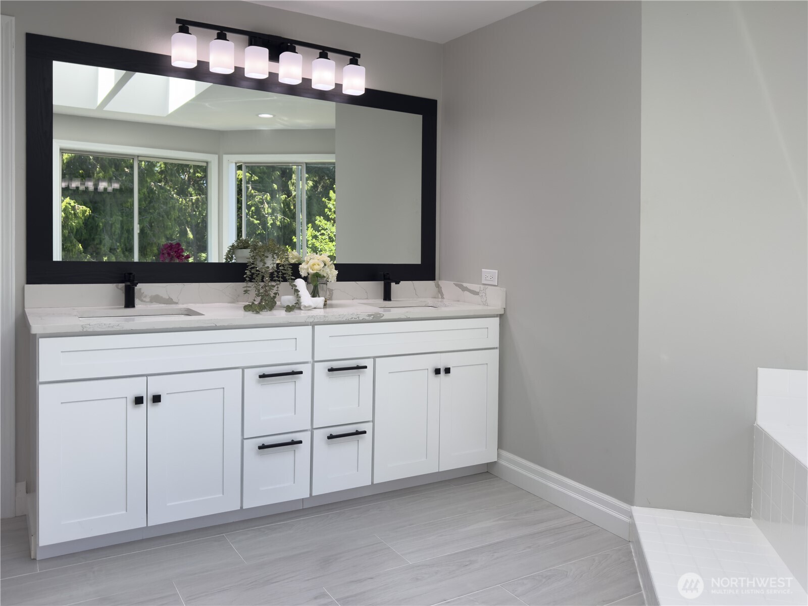 1621 Edgemoor Lane , Everett, WA 98203