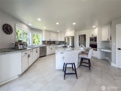 1621 Edgemoor Lane , Everett, WA 98203 - Photo 9