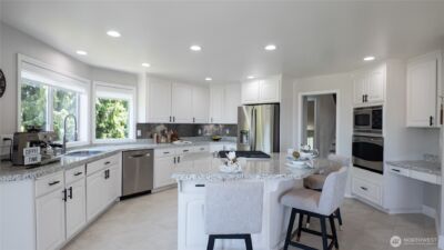 1621 Edgemoor Lane , Everett, WA 98203 - Photo 10