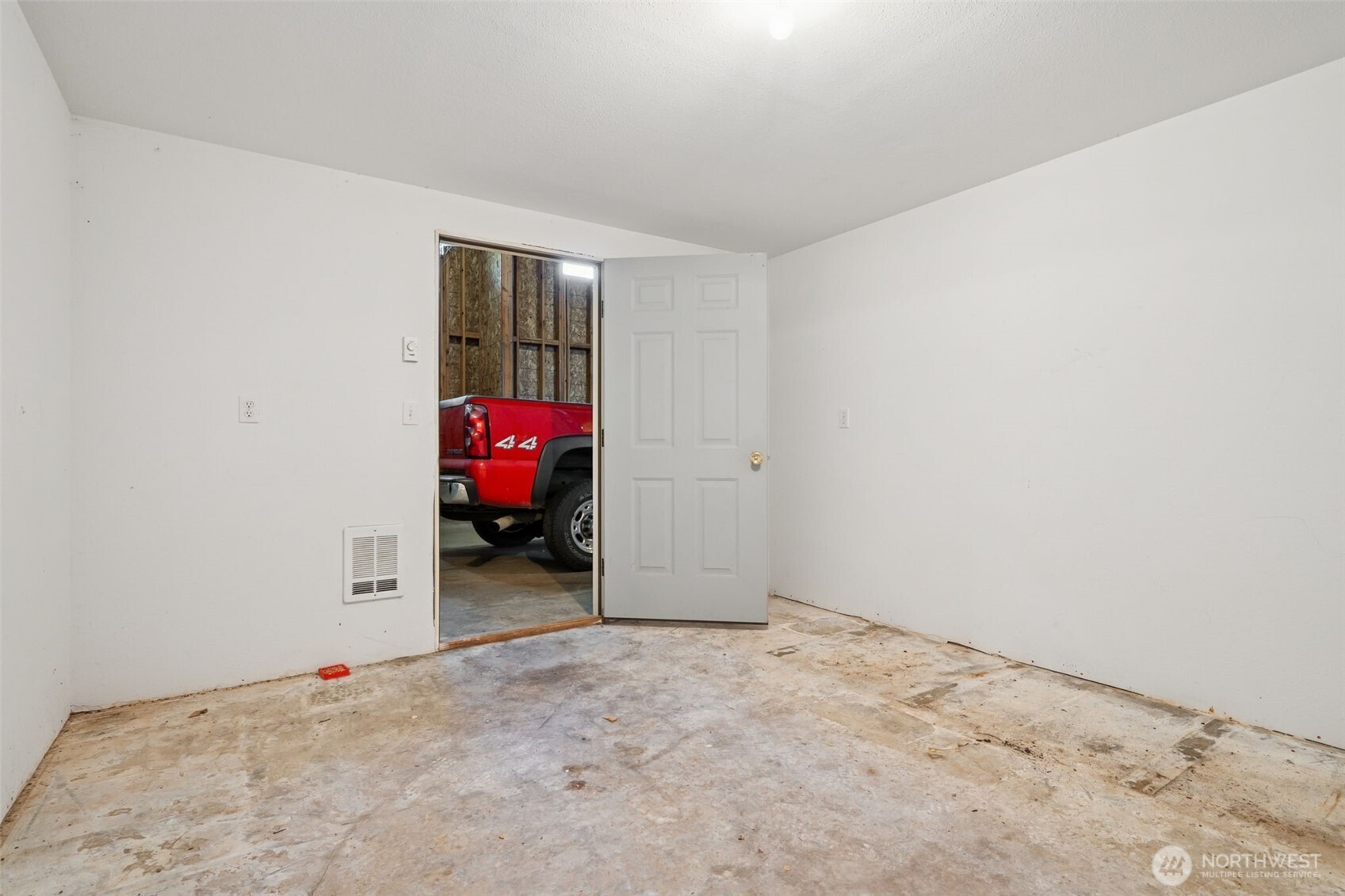 2376 State Route 109 , Hoquiam, WA 98550