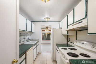 1414 154th Avenue NE #4406, Bellevue, WA 98007 - Photo 3