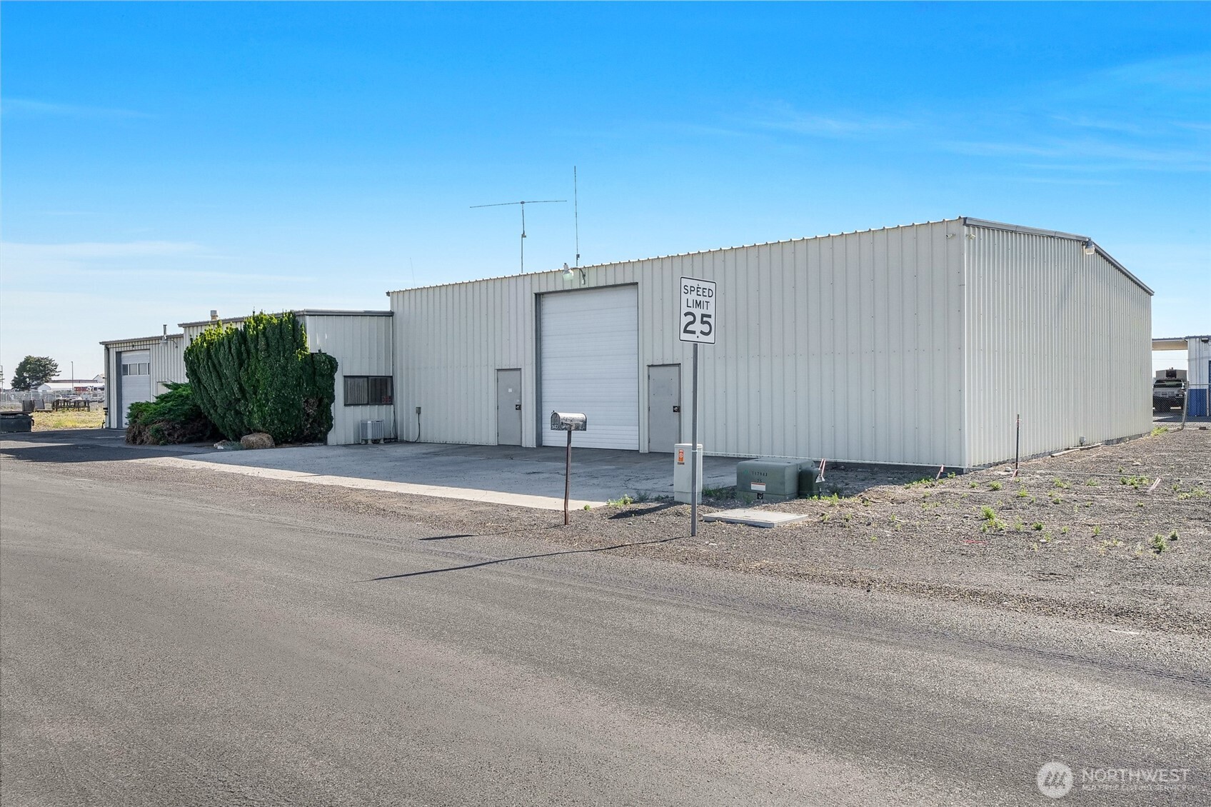 3057 NE Bell Road , Moses Lake, WA 98837