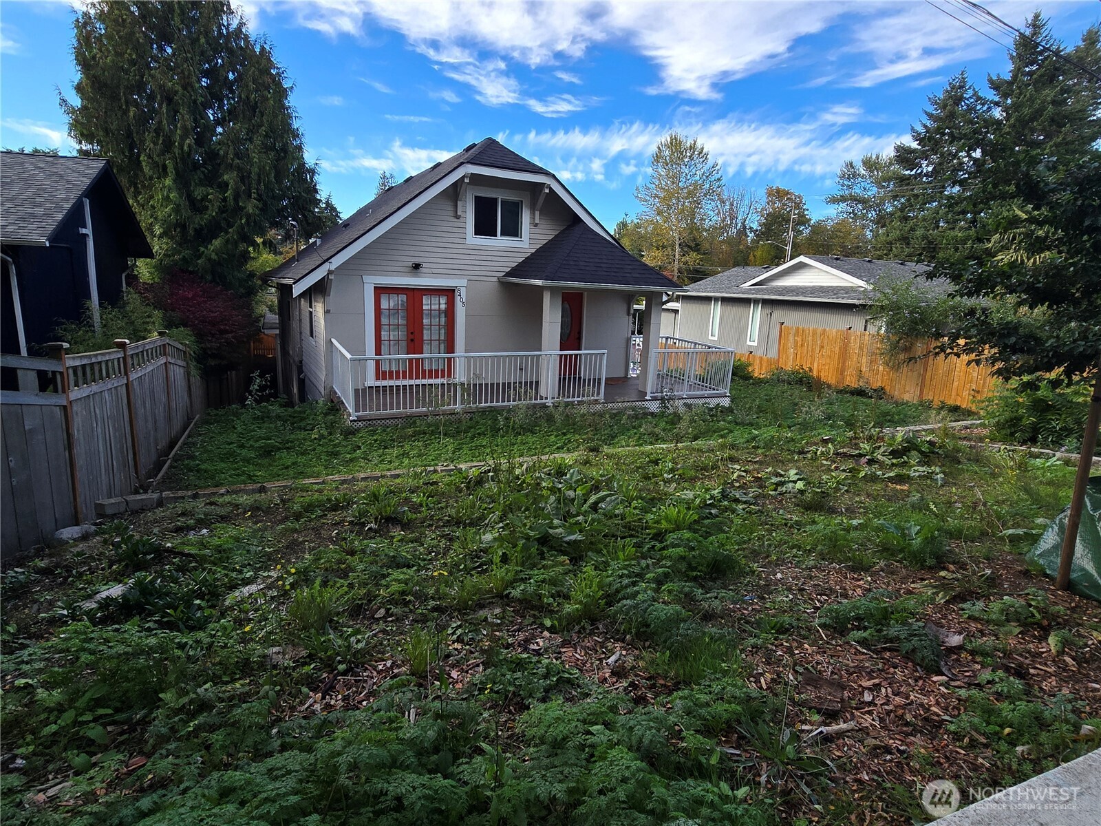 8405 24th Avenue SW, Seattle, WA 98106-2210