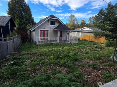 8405 24th Avenue SW, Seattle, WA 98106-2210