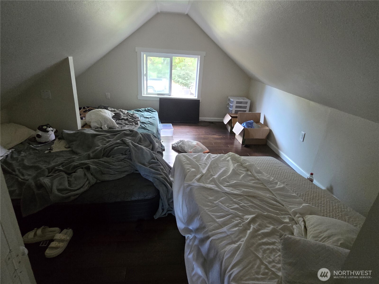 8405 24th Avenue SW, Seattle, WA 98106-2210