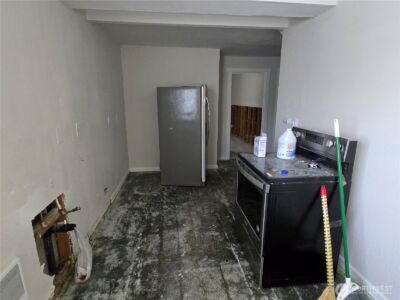 8405 24th Avenue SW, Seattle, WA 98106-2210 - Photo 9