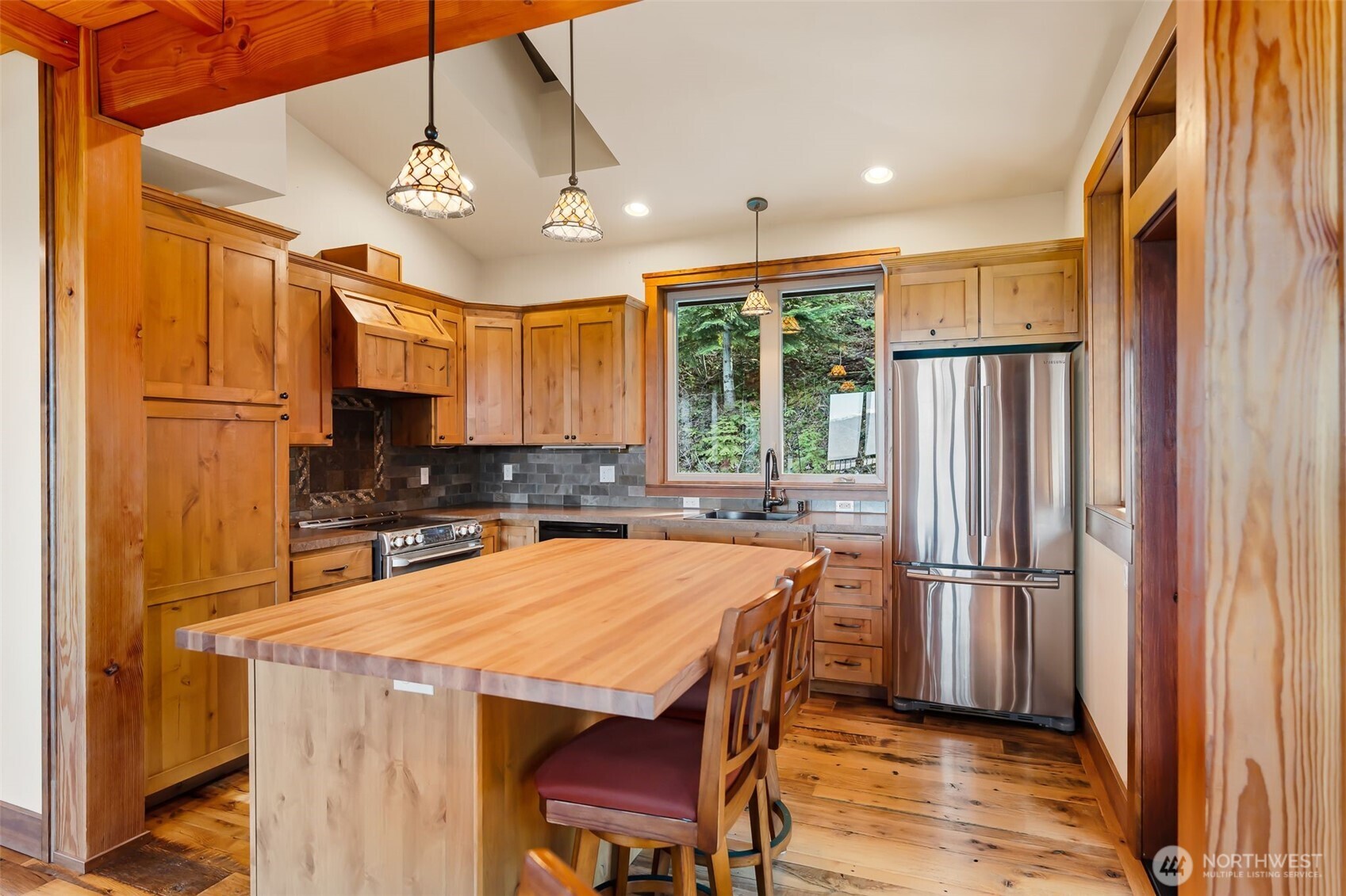 824 Huntrick Drive , Cle Elum, WA 98922