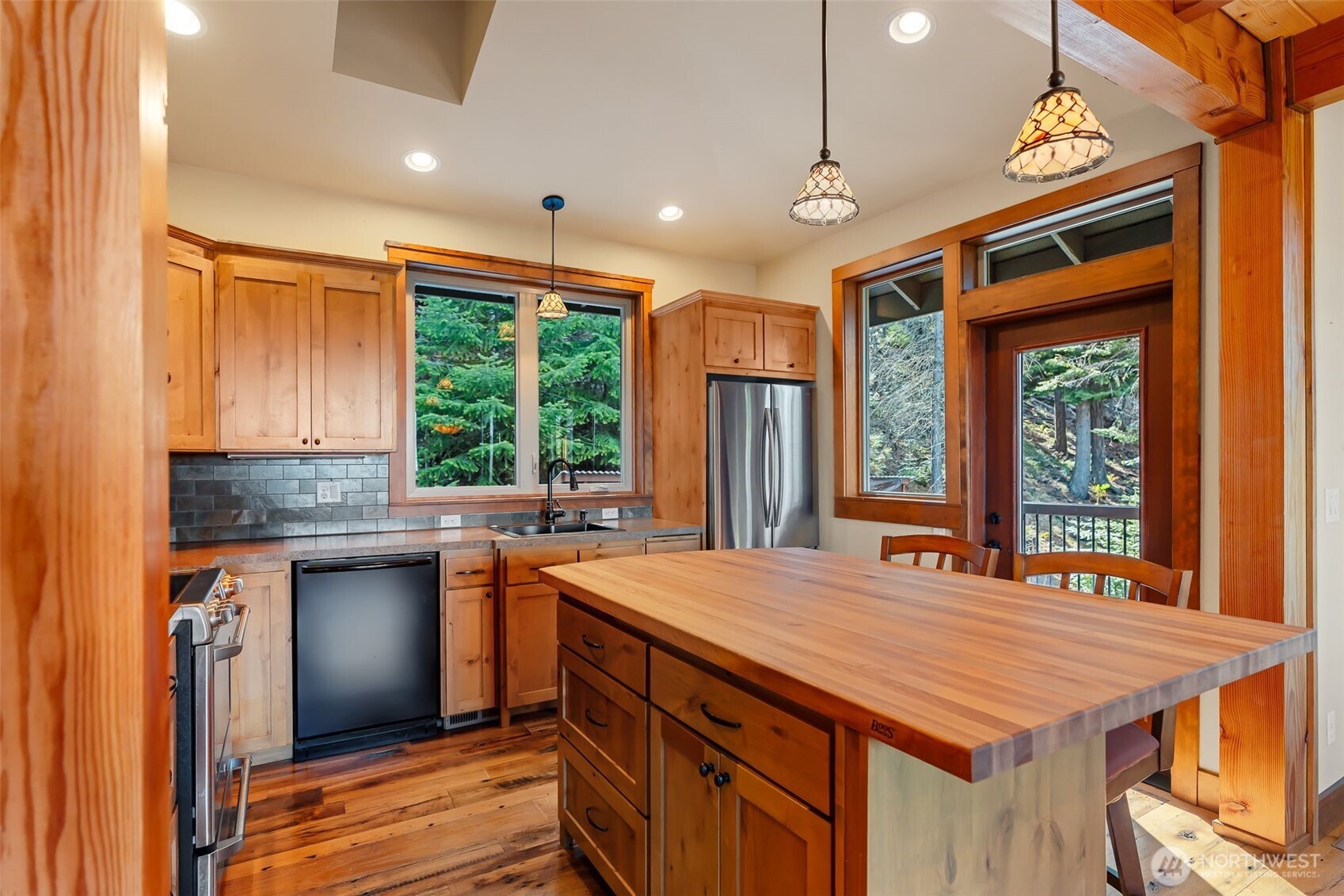 824 Huntrick Drive , Cle Elum, WA 98922