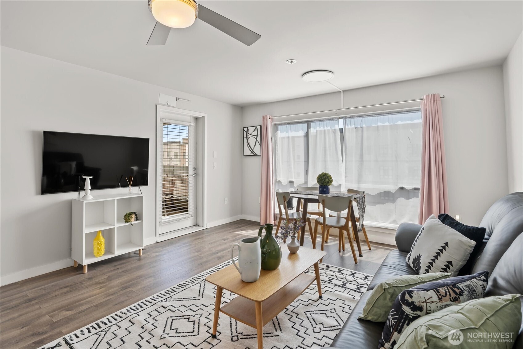 321 10th Avenue S #705, Seattle, WA 98104