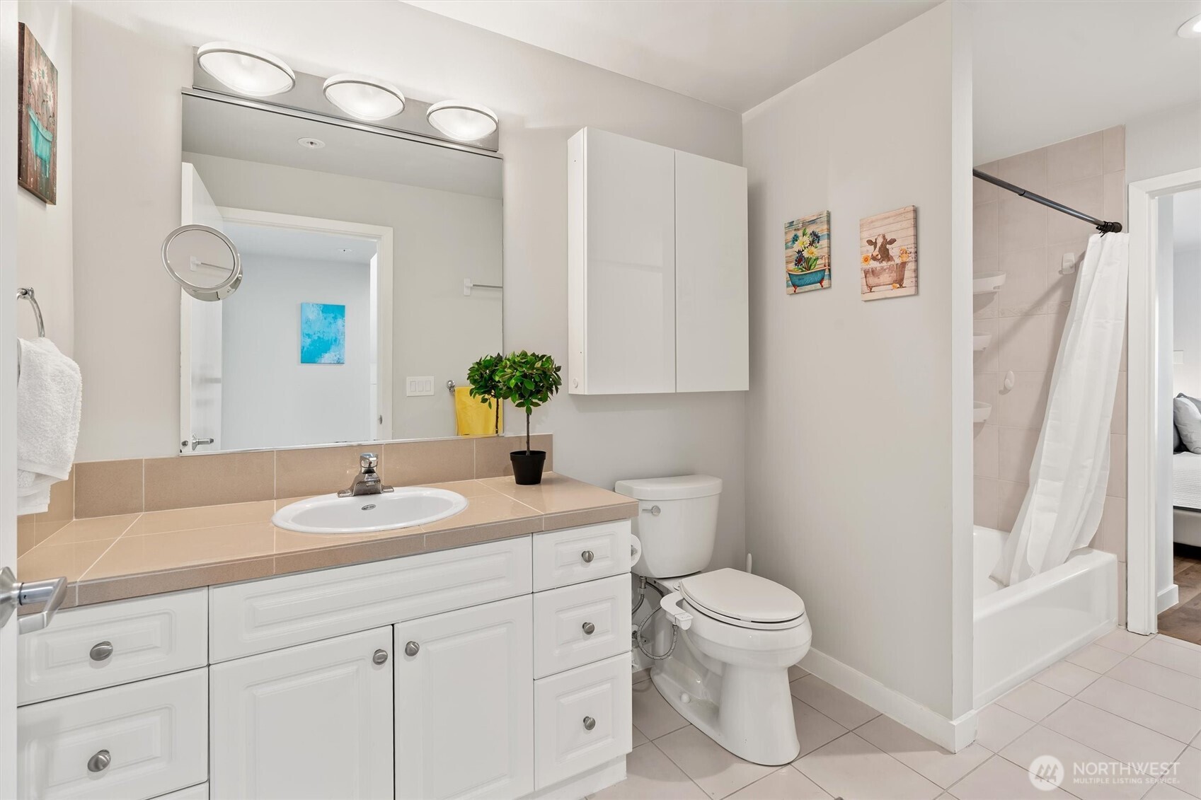 321 10th Avenue S #705, Seattle, WA 98104