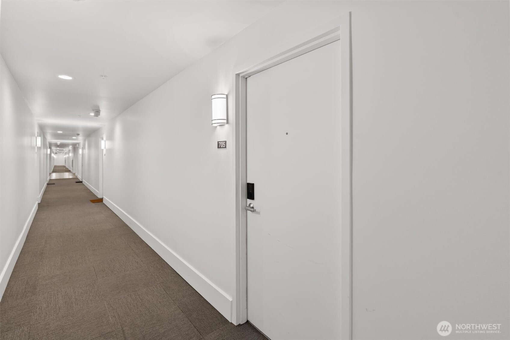 321 10th Avenue S #705, Seattle, WA 98104