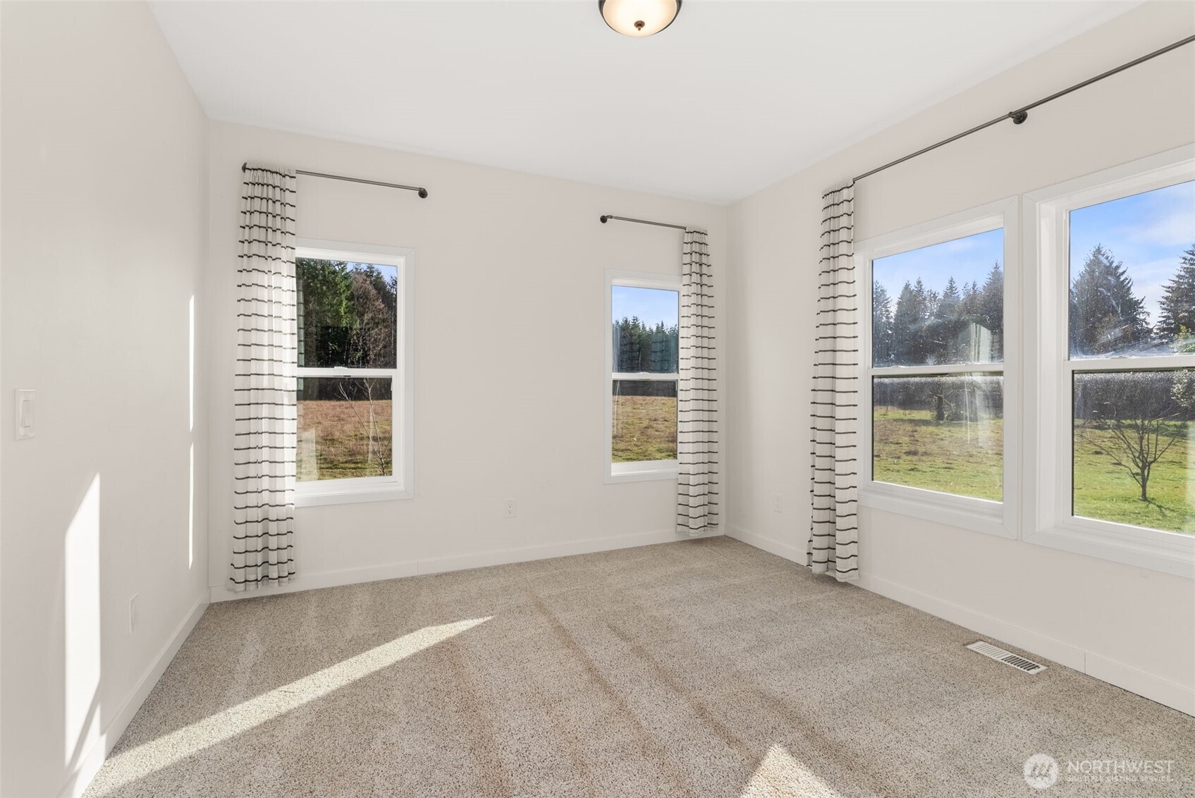 210 West Wishkah Road , Aberdeen, WA 98520