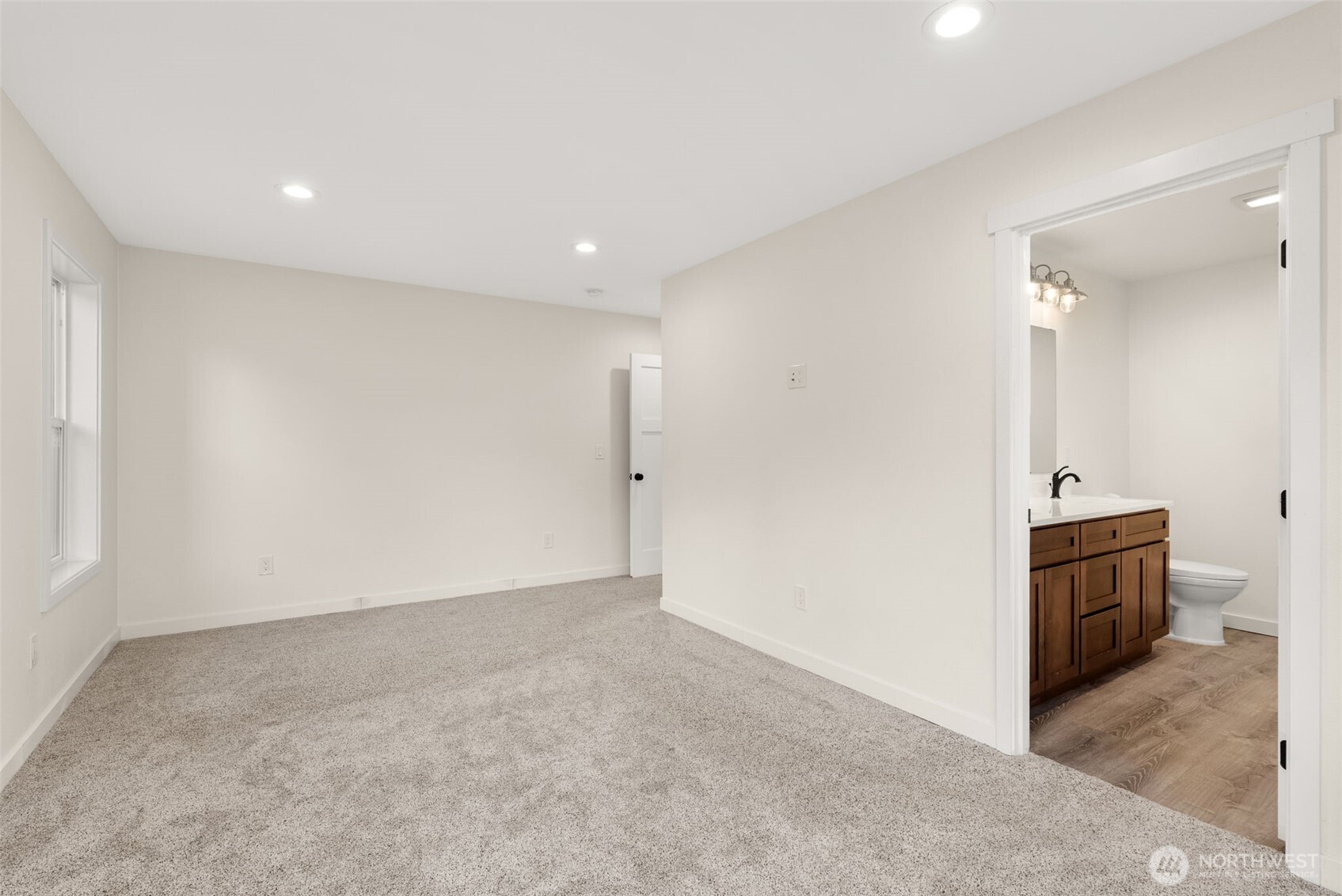 210 West Wishkah Road , Aberdeen, WA 98520