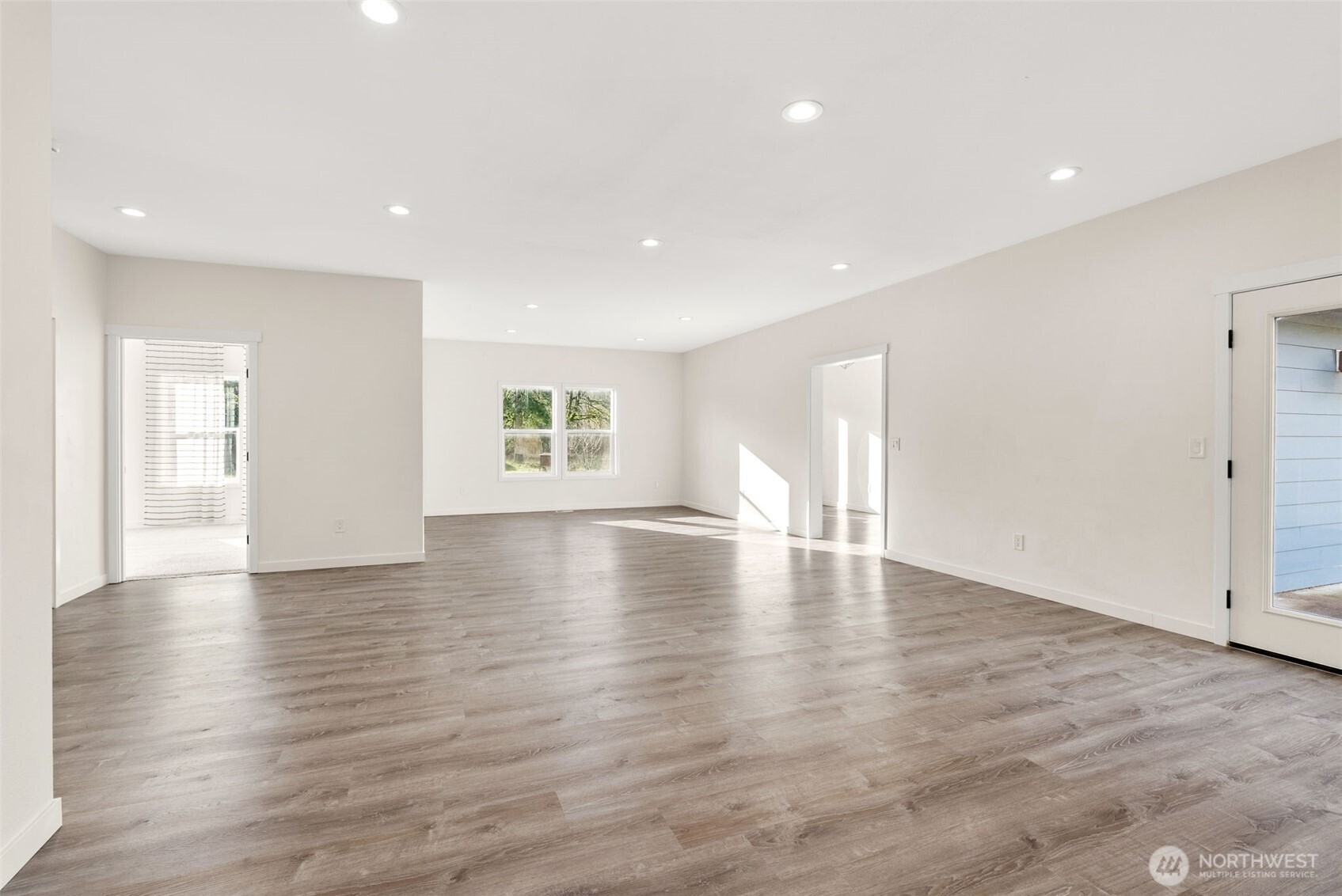 210 West Wishkah Road , Aberdeen, WA 98520