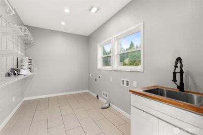 210 West Wishkah Road , Aberdeen, WA 98520 - Photo 10