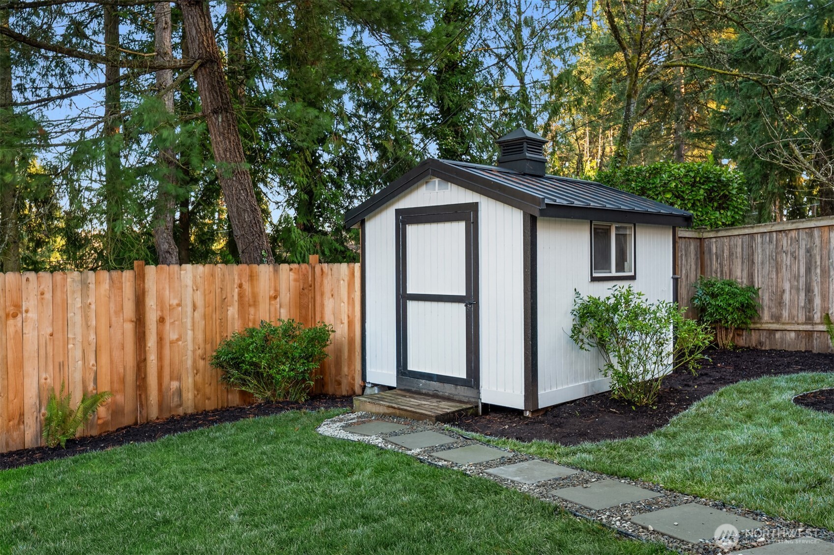 1023 109th Avenue SE, Bellevue, WA 98004