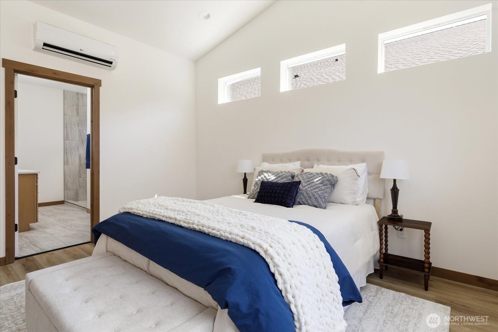 900 NW Shire Street , Oak Harbor, WA 98277