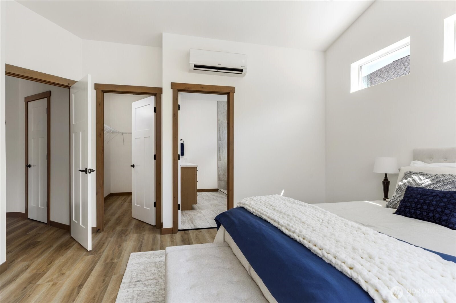 900 NW Shire Street , Oak Harbor, WA 98277