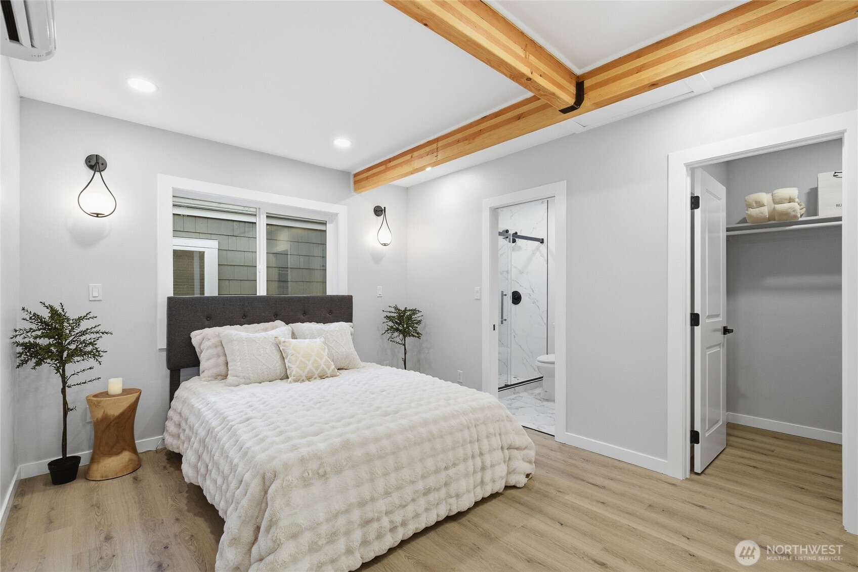 1927 42nd Avenue SW, Seattle, WA 98116