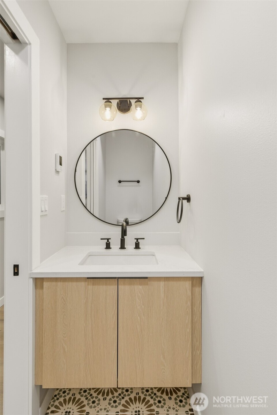 1927 42nd Avenue SW, Seattle, WA 98116