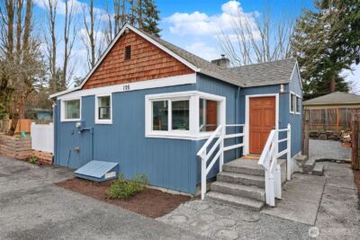 125 N 203rd Street , Shoreline, WA 98133
