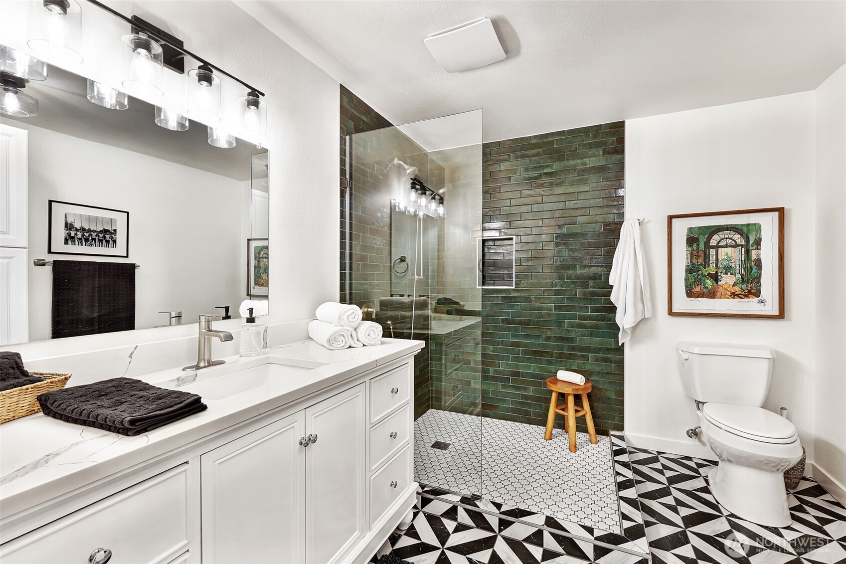 125 N 203rd Street , Shoreline, WA 98133