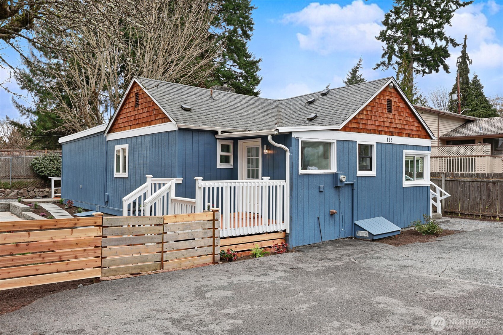 125 N 203rd Street , Shoreline, WA 98133