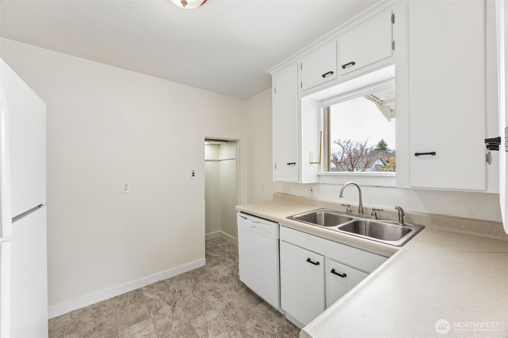 2112 S Ash Street , Tacoma, WA 98405