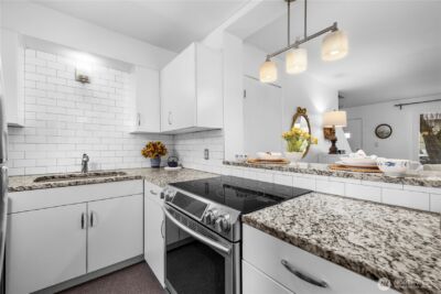 4877 Terrace Drive NE, Seattle, WA 98105 - Photo 14