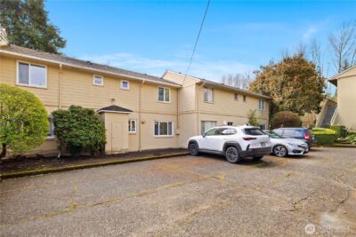 4877 Terrace Drive NE, Seattle, WA 98105 - Photo 27