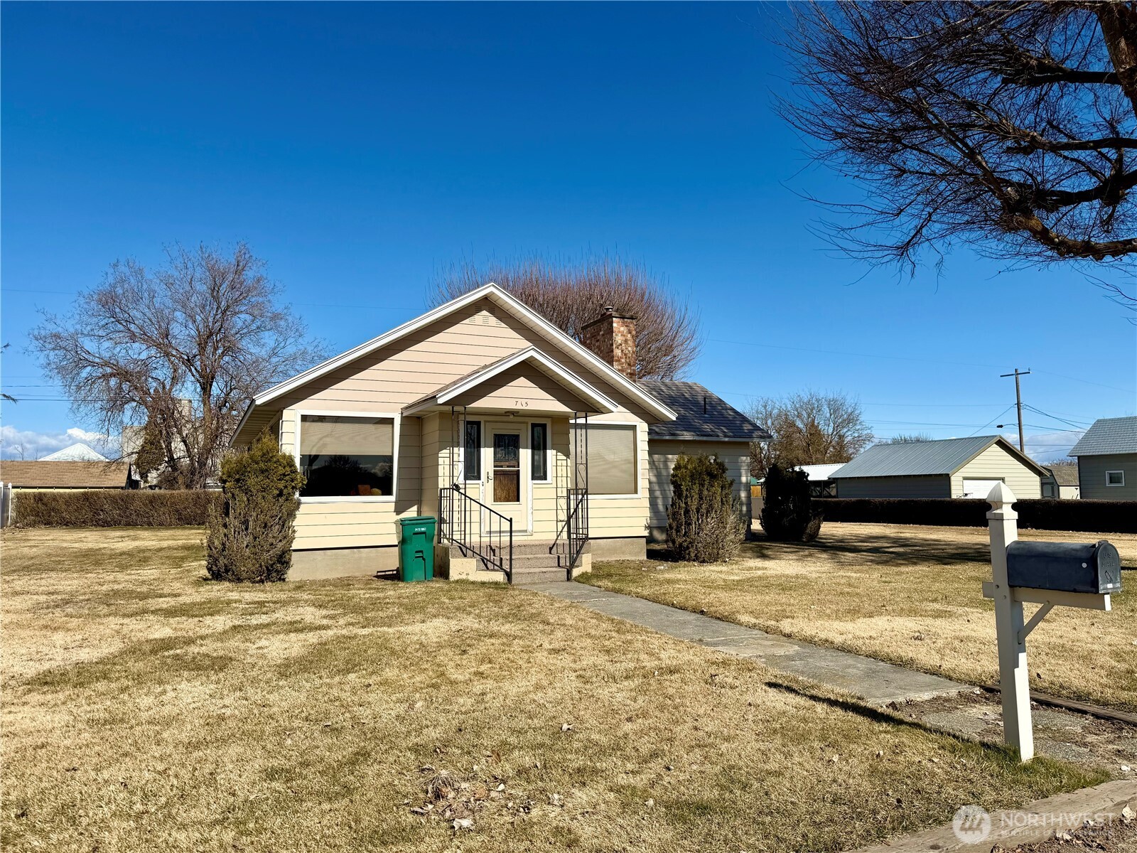 715 SE Pope Avenue , Wilbur, WA 99185