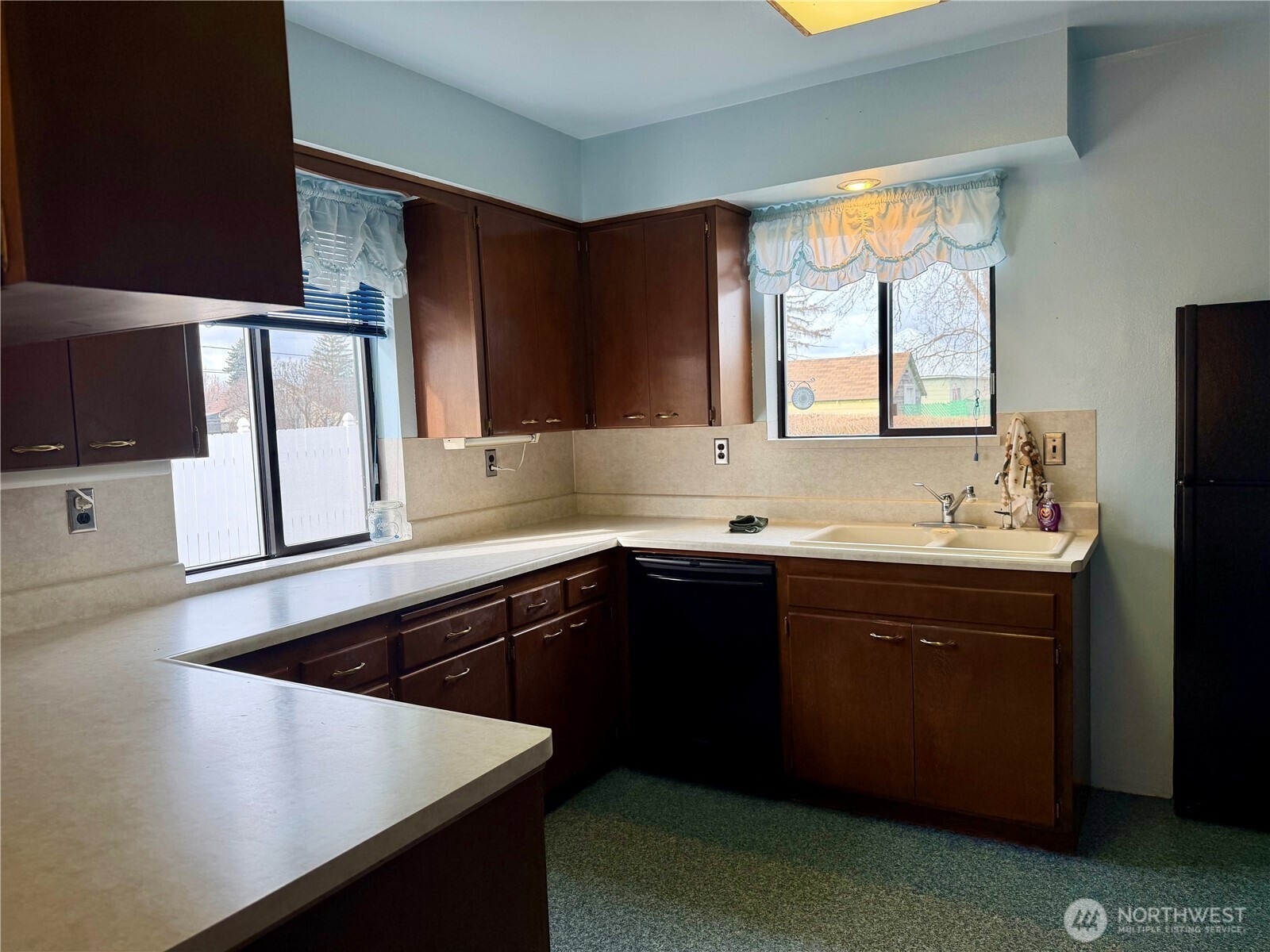 715 SE Pope Avenue , Wilbur, WA 99185