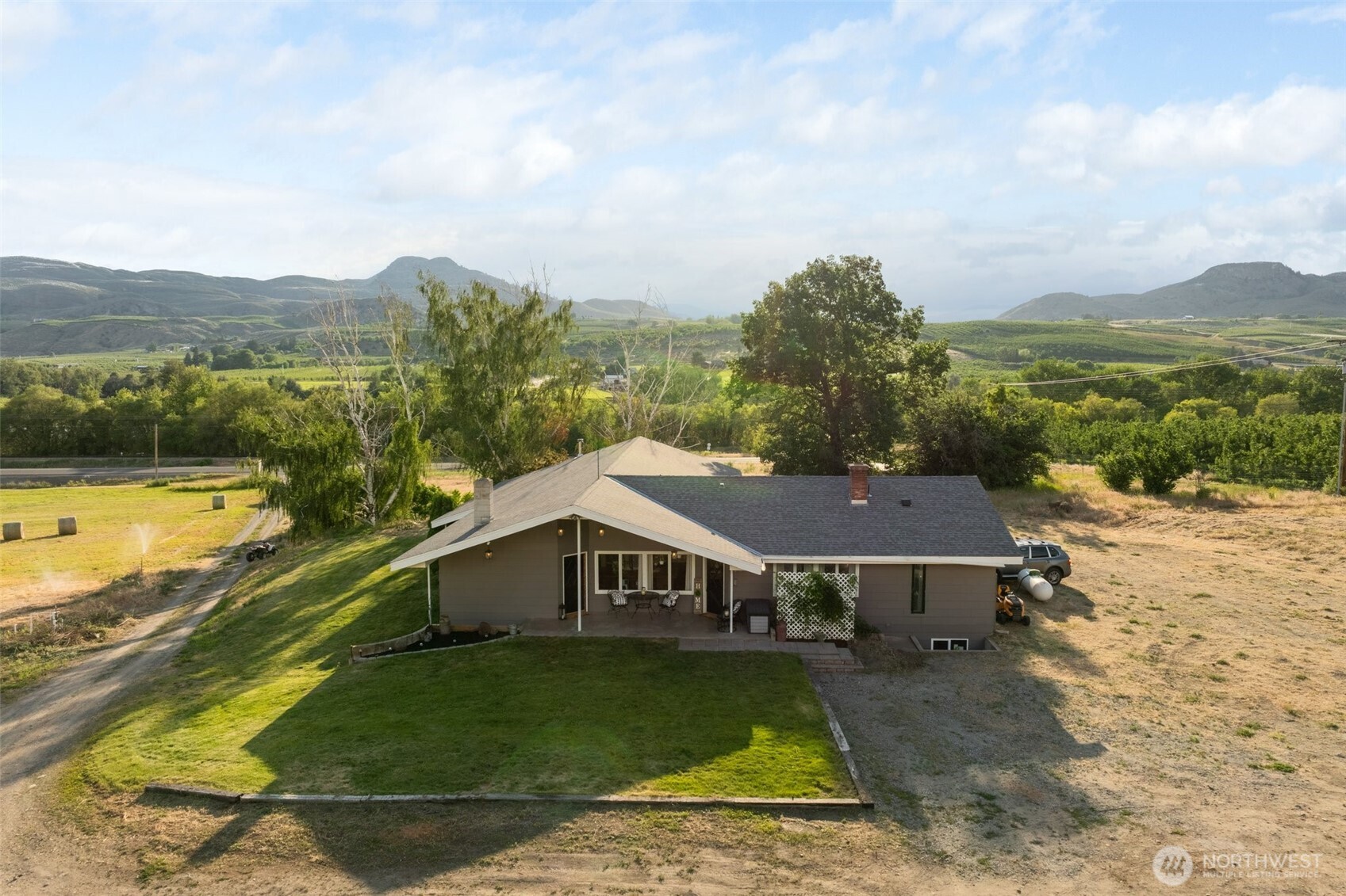 32026 Highway 97 , Tonasket, WA 98855