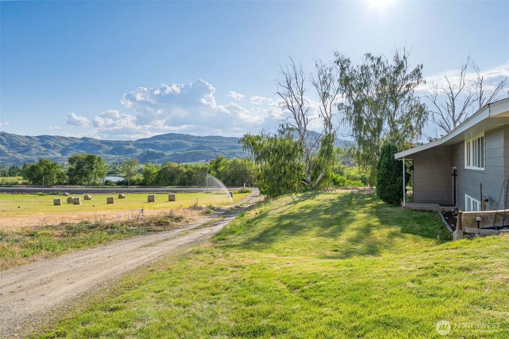 32026 Highway 97 , Tonasket, WA 98855