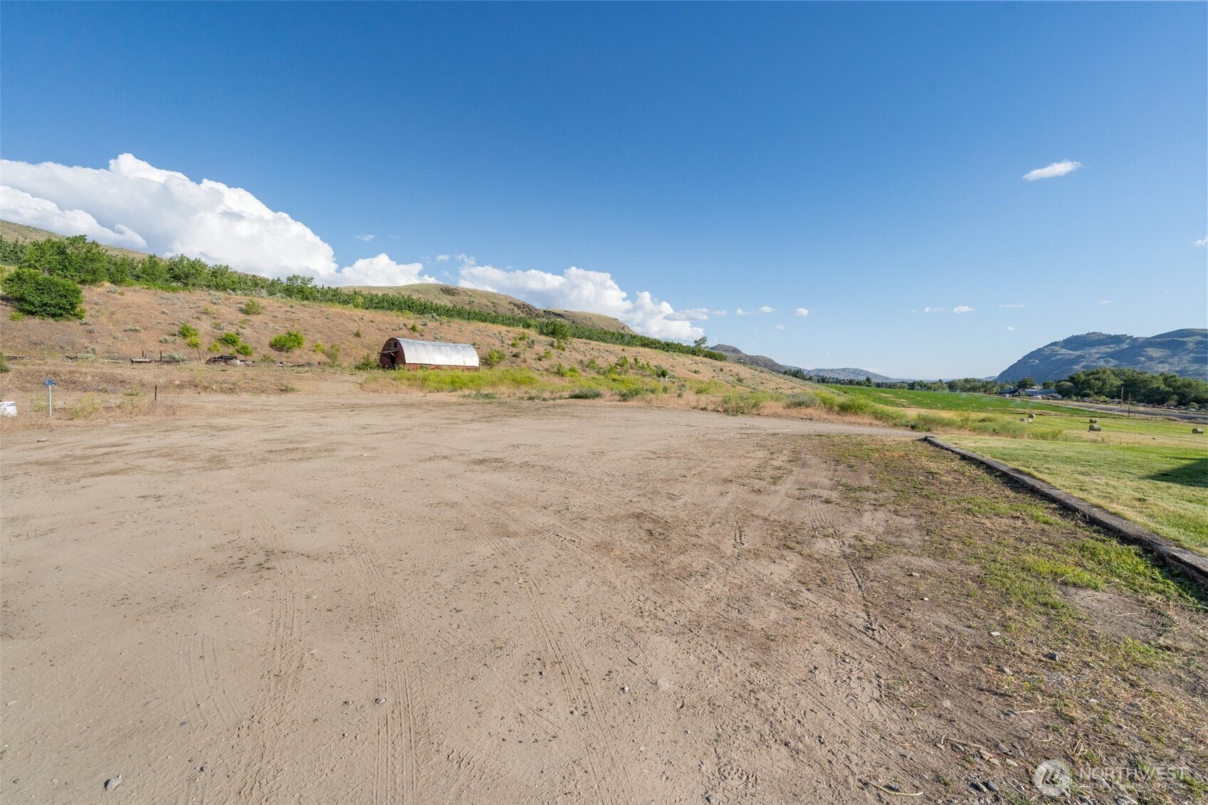 32026 Highway 97 , Tonasket, WA 98855