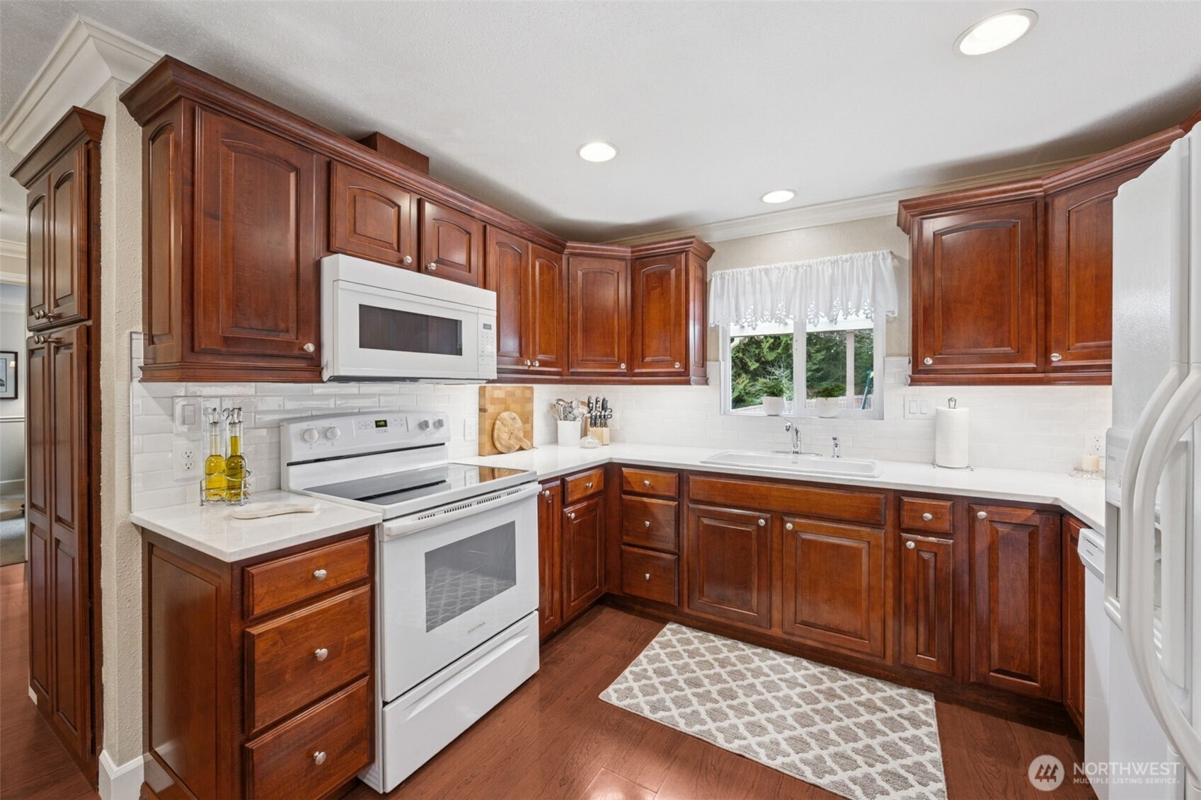 8407 121st Street East , Puyallup, WA 98373