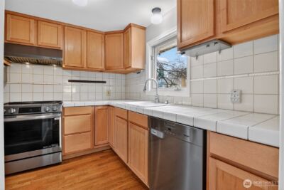 6522 38th Avenue NE, Seattle, WA 98115 - Photo 10