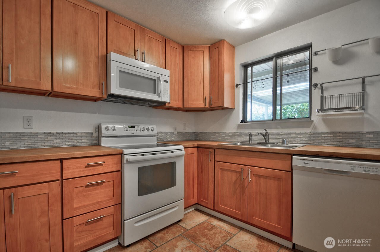 9902 114th Street SW, Lakewood, WA 98498