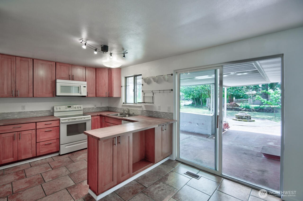 9902 114th Street SW, Lakewood, WA 98498