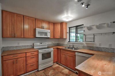 9902 114th Street SW, Lakewood, WA 98498 - Photo 10