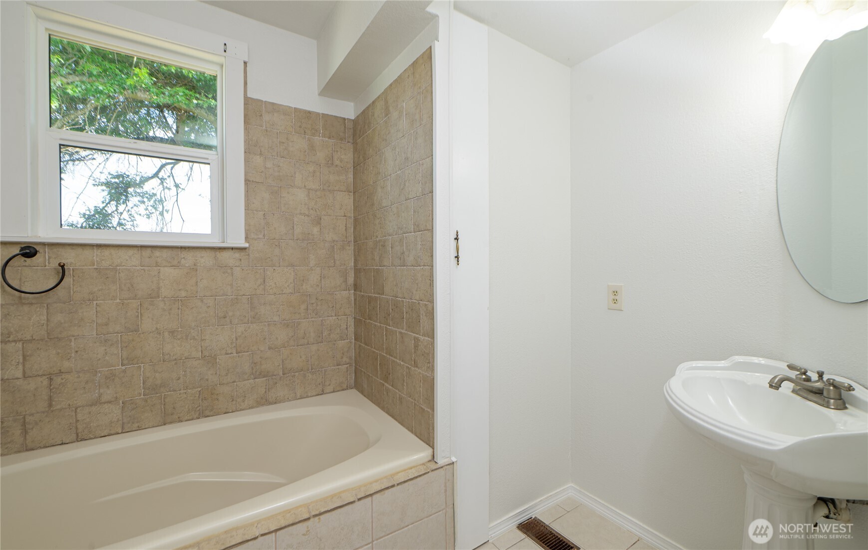 2948 Arnie Road , Custer, WA 98240