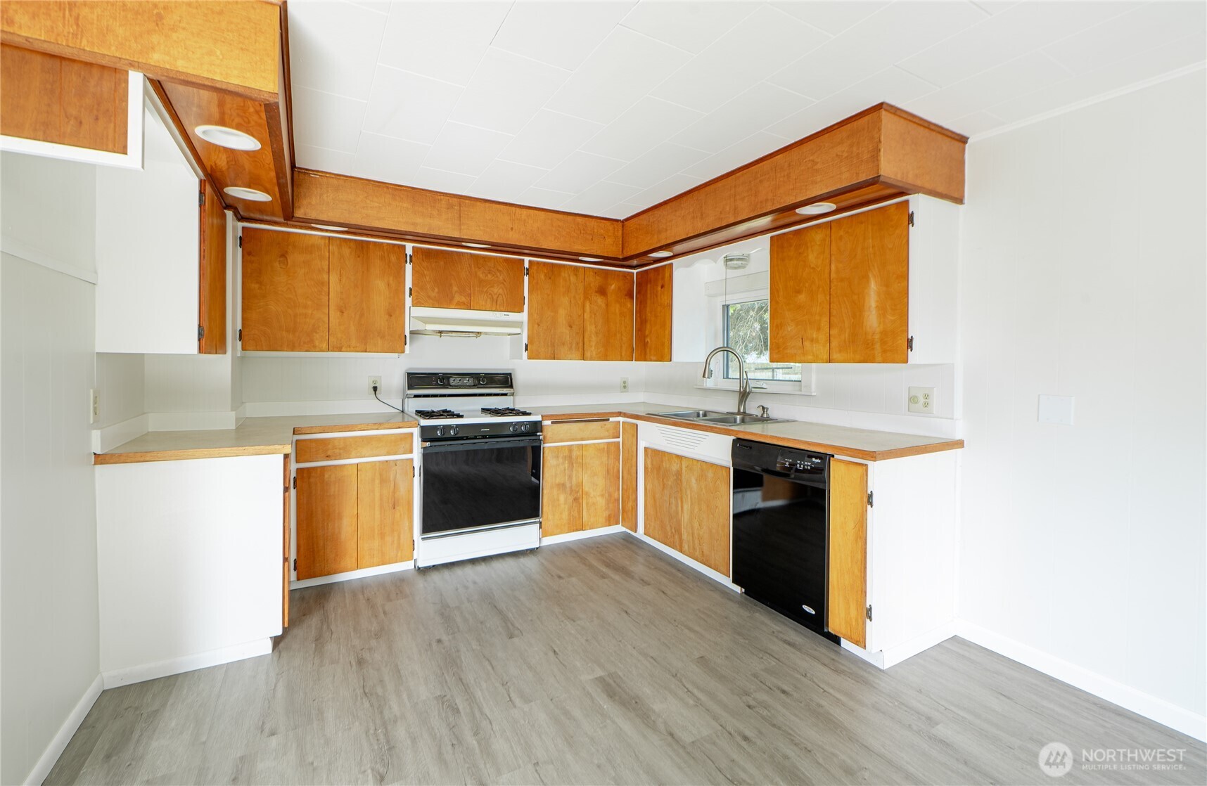 2948 Arnie Road , Custer, WA 98240