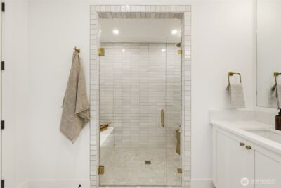 26030 NE 29th Place , Redmond, WA 98053 - Photo 18