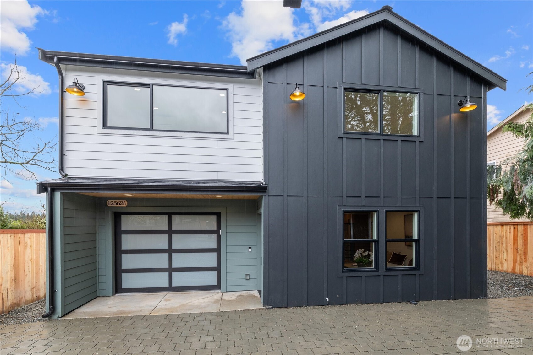 12562 17th Avenue NE #B, Seattle, WA 98125