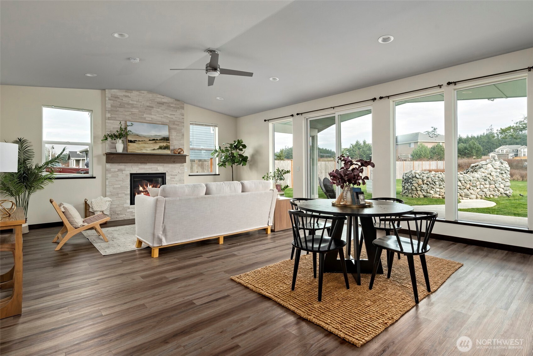 958 Walker Avenue , Oak Harbor, WA 98277