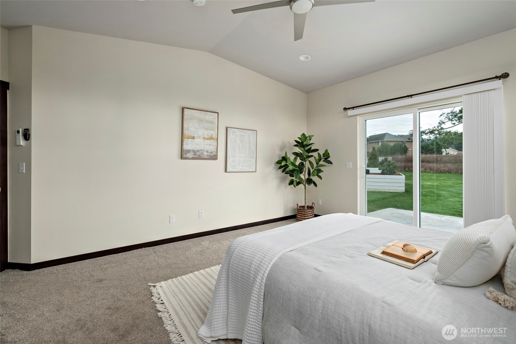 958 Walker Avenue , Oak Harbor, WA 98277