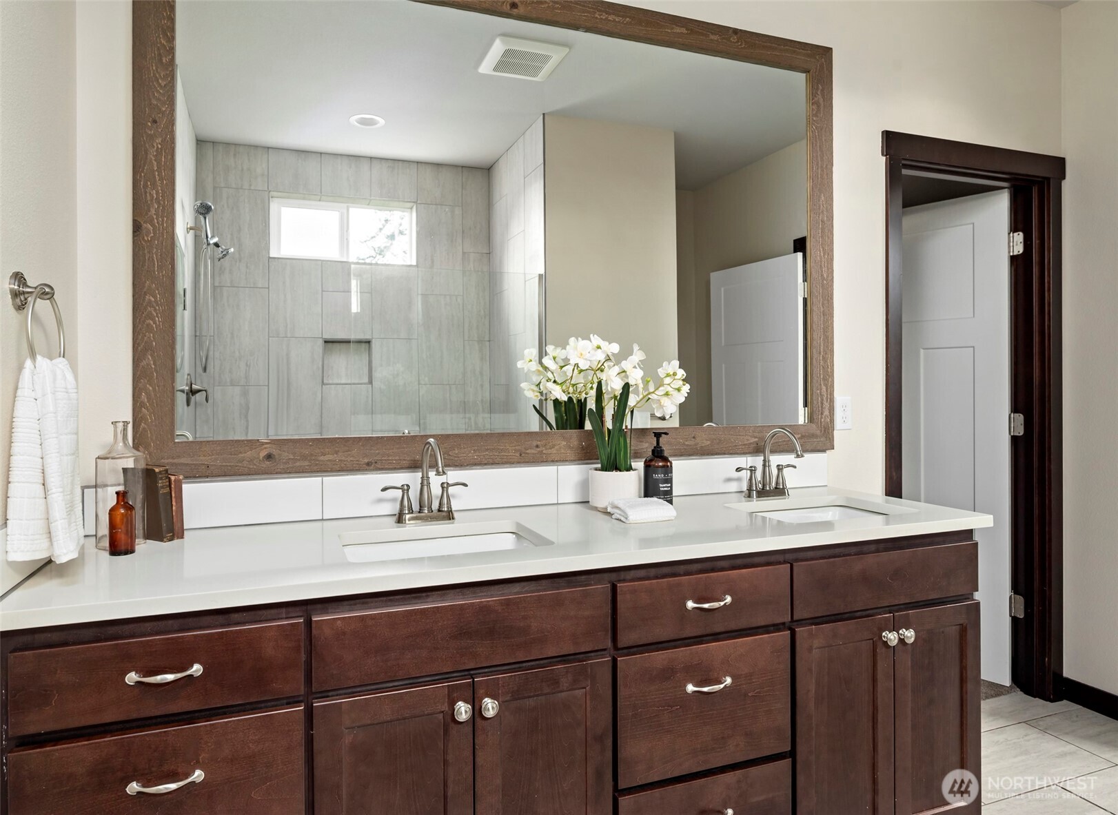 958 Walker Avenue , Oak Harbor, WA 98277