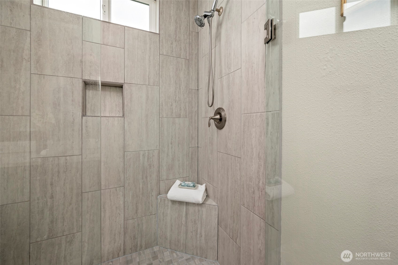 958 Walker Avenue , Oak Harbor, WA 98277