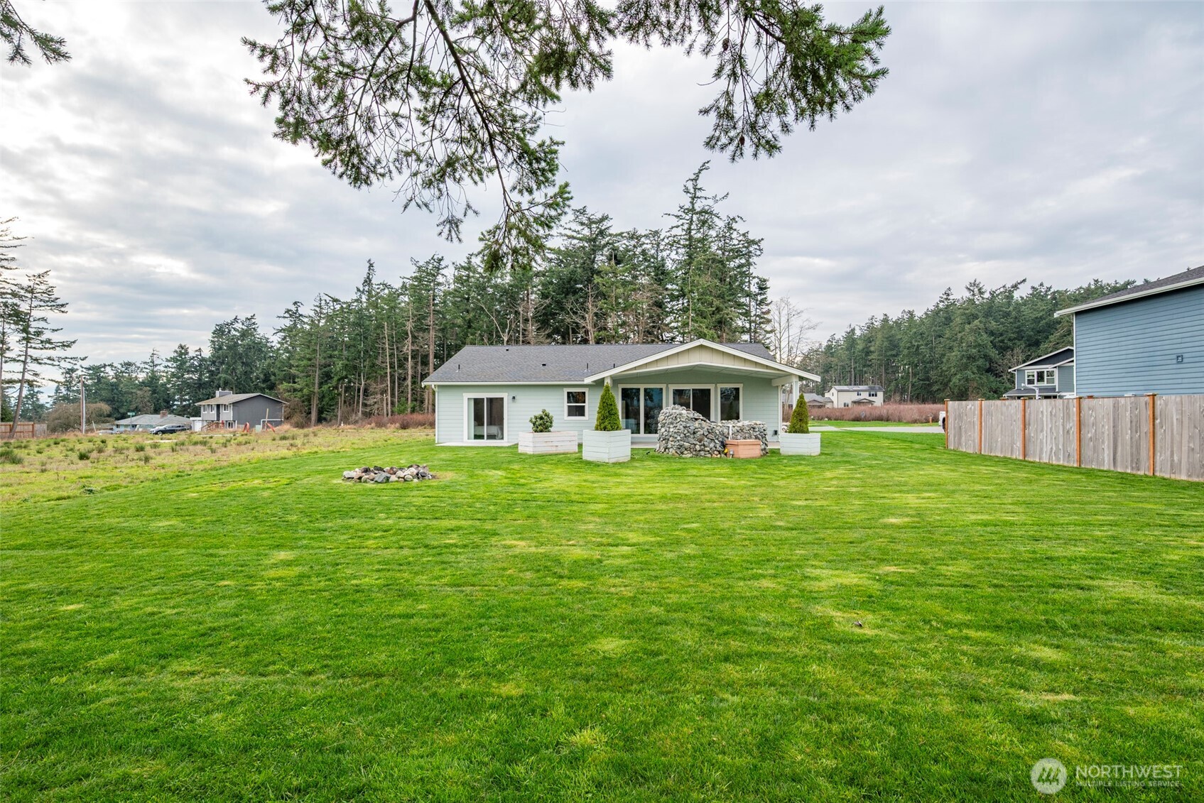 958 Walker Avenue , Oak Harbor, WA 98277